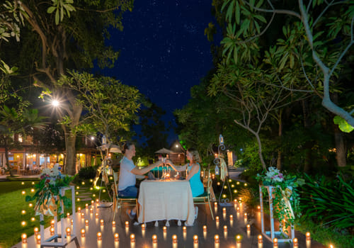Intimate Dinner with thousand candles